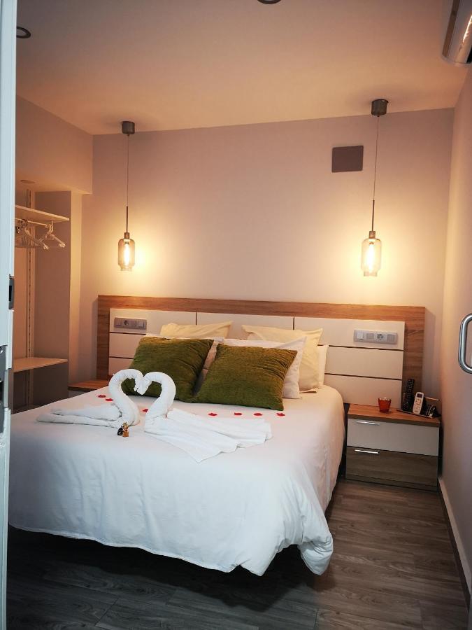 מרידה Eres Emerita "Apartamentos & Suites" מראה חיצוני תמונה